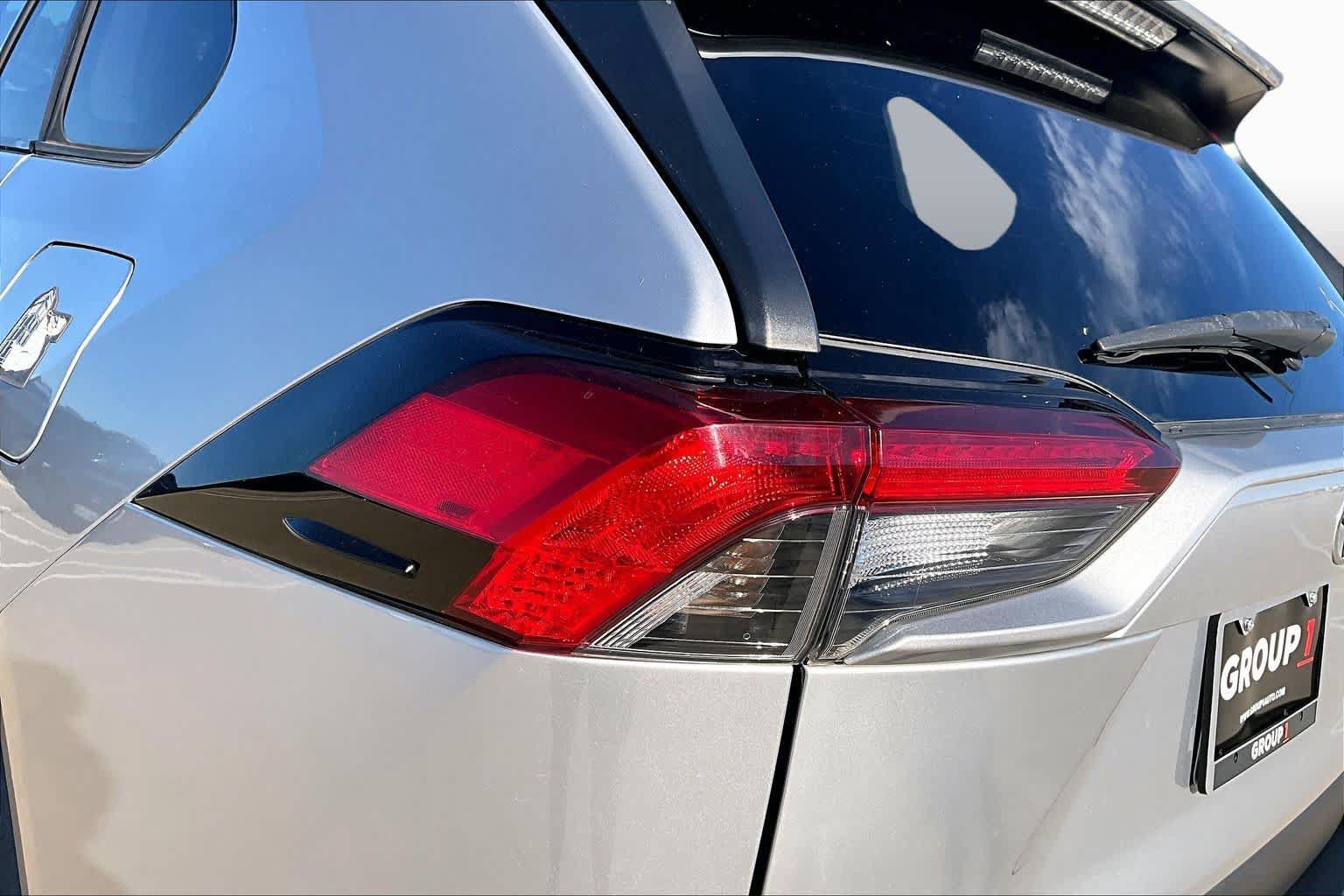 Used 2019 Toyota RAV4 LE FWD image 26