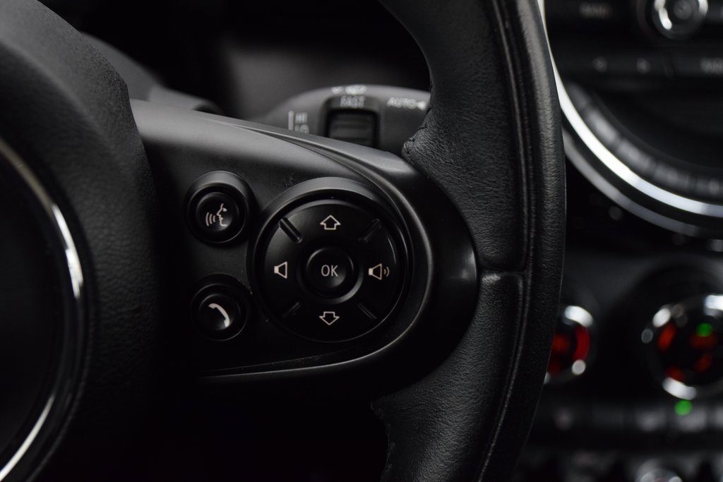 Used 2015 MINI Cooper 4-Door Hardtop image 24