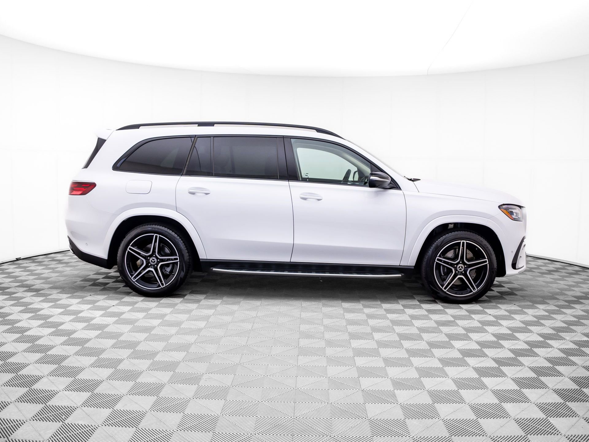 Used 2026 Mercedes-Benz GLS 450 4MATIC image 6