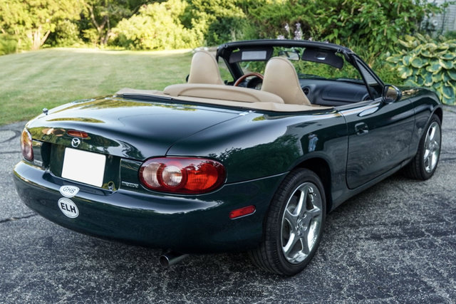 Used 2001 MAZDA MX-5 Miata RWD image 8