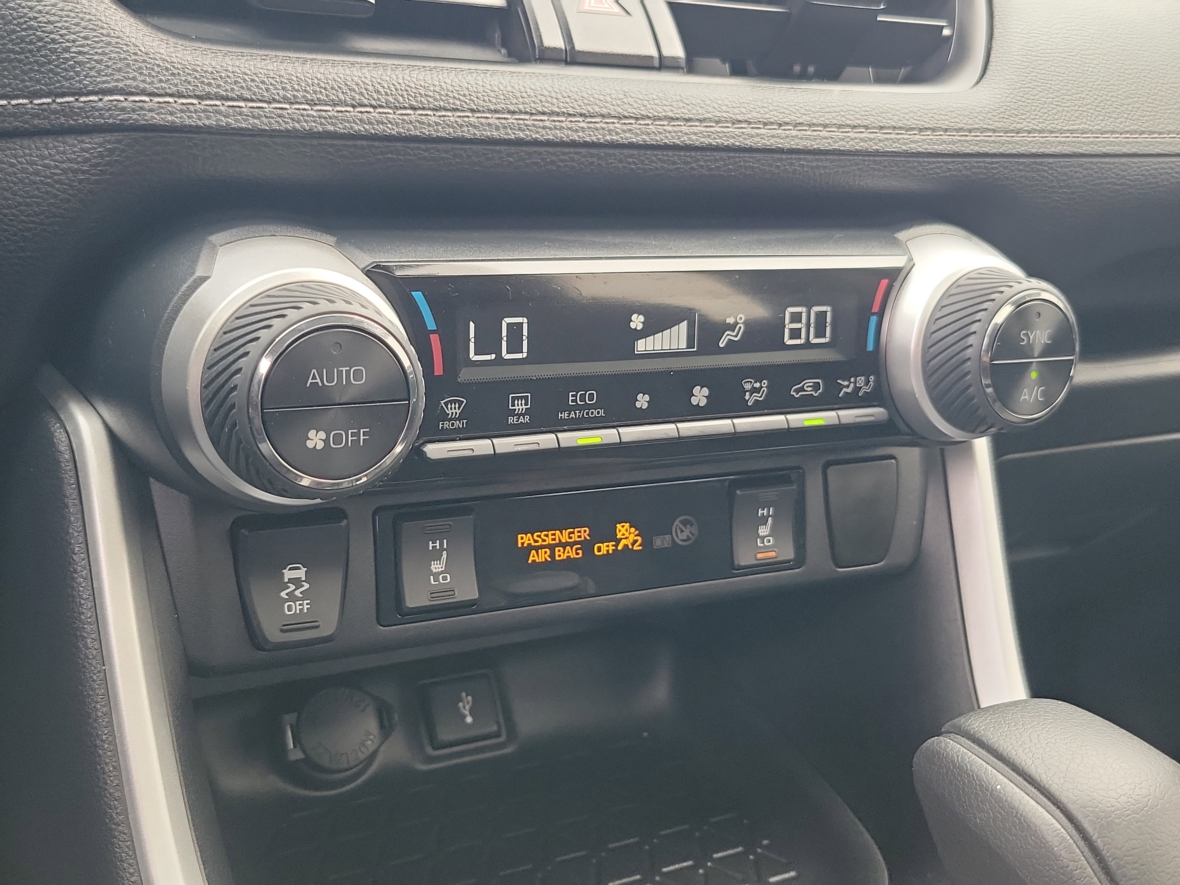 Certified 2021 Toyota RAV4 XLE w/ Convenience Package AWD/4WD image 32