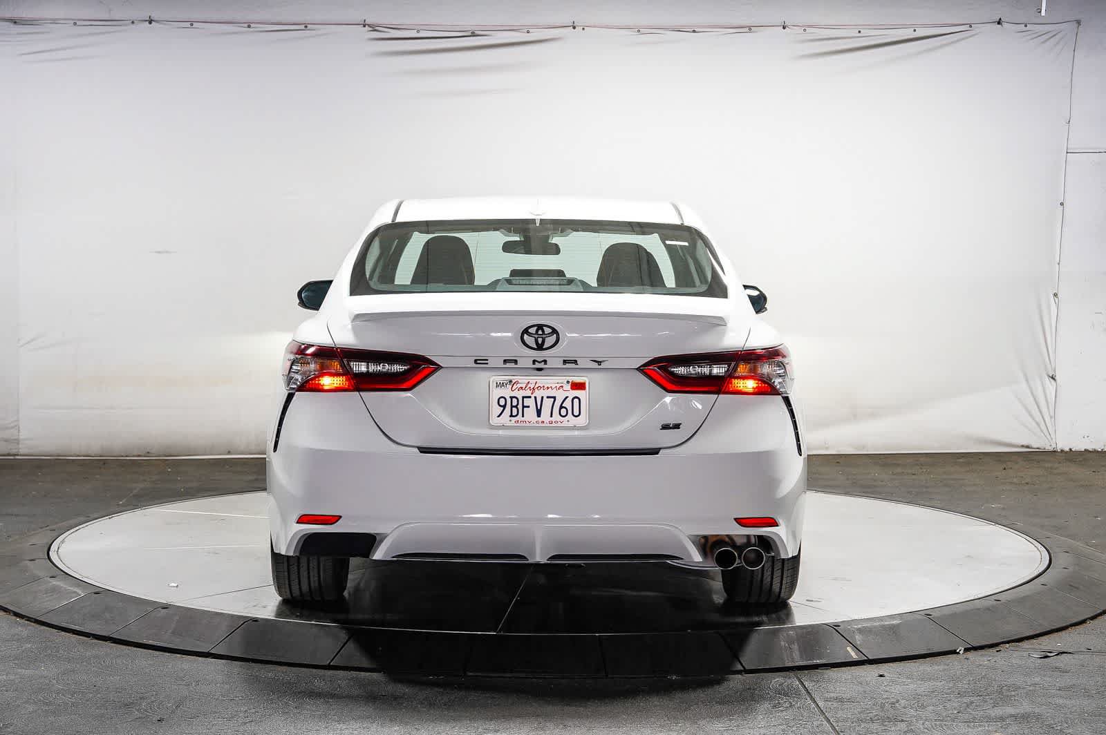 Certified 2022 Toyota Camry SE FWD image 4