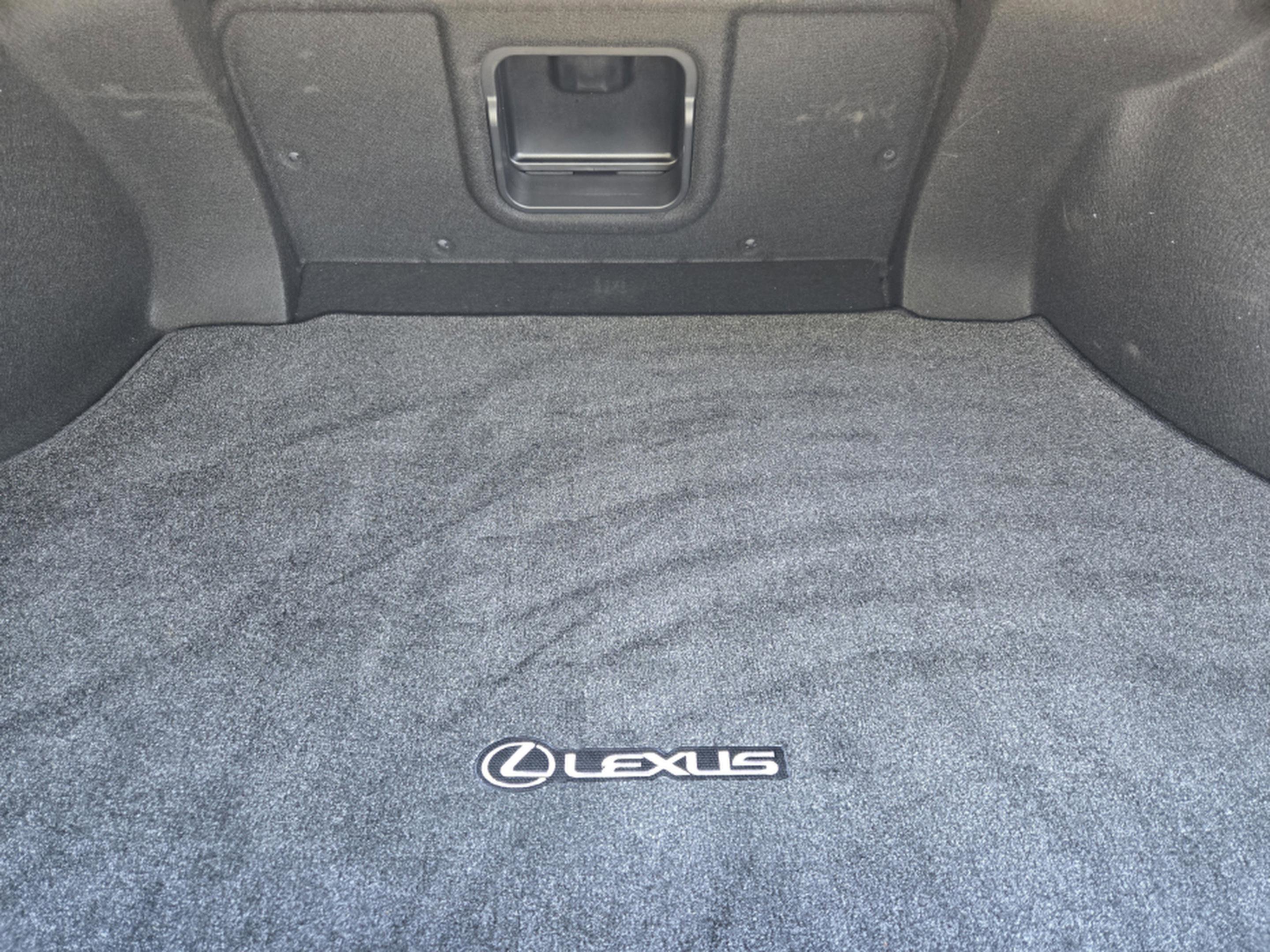 Used 2025 Lexus ES 300h w/ Premium Package FWD image 32