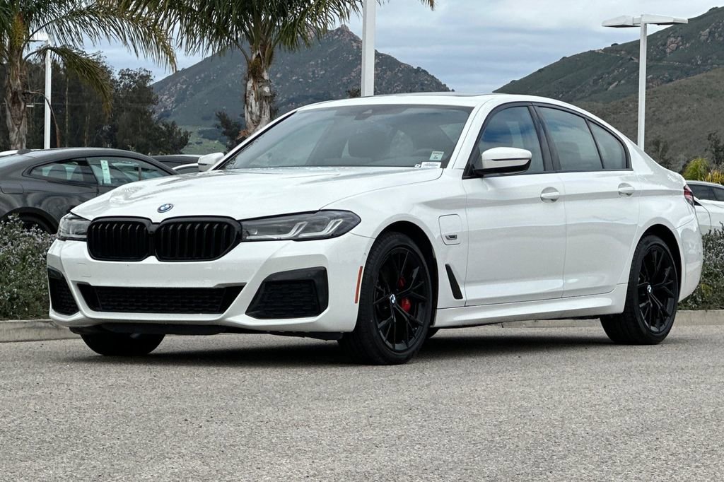 Used 2023 BMW 530e w/ M Sport Package image 7