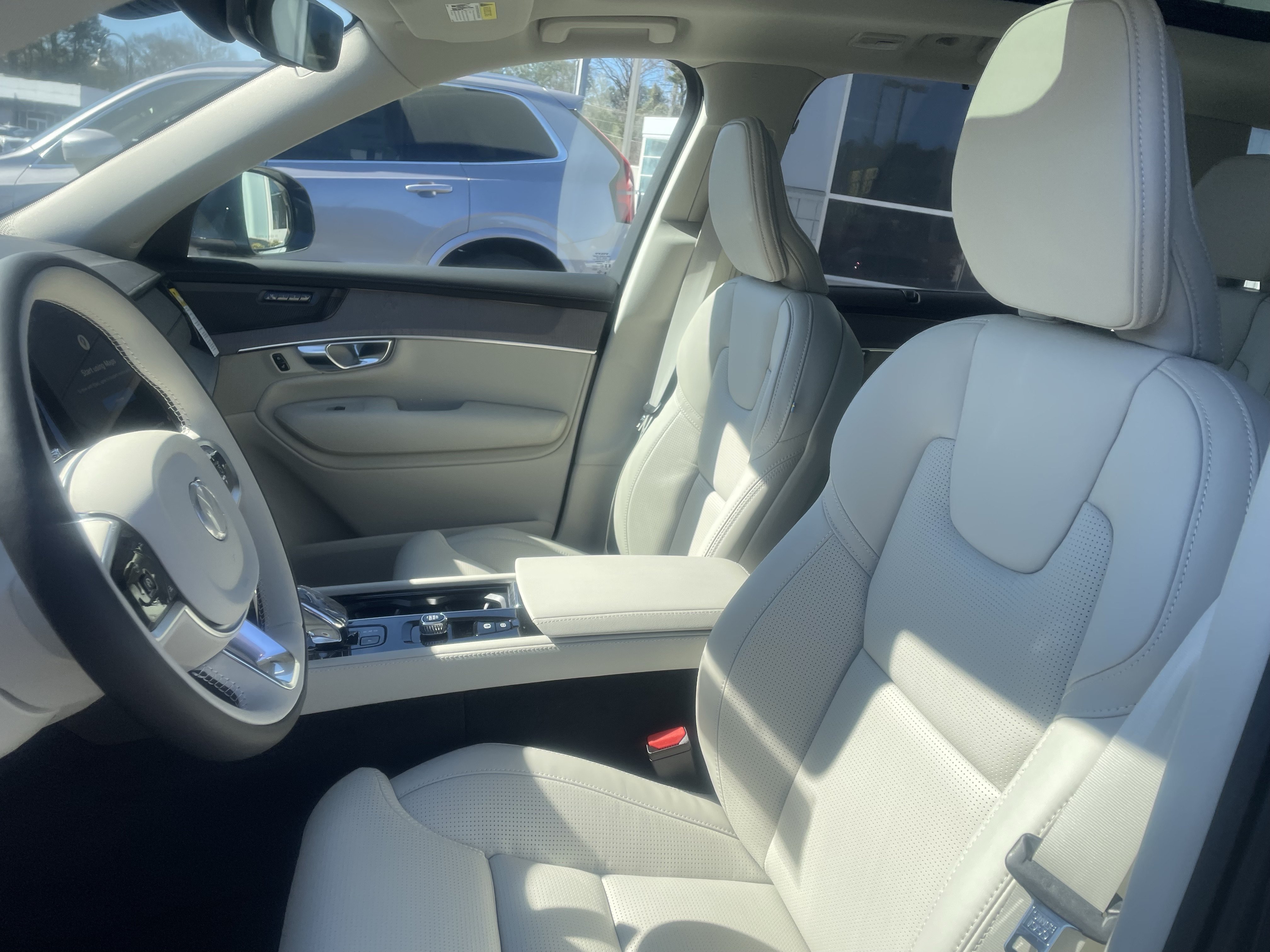 New 2026 Volvo XC90 T8 Ultra w/ Protection Package Premier AWD/4WD image 13