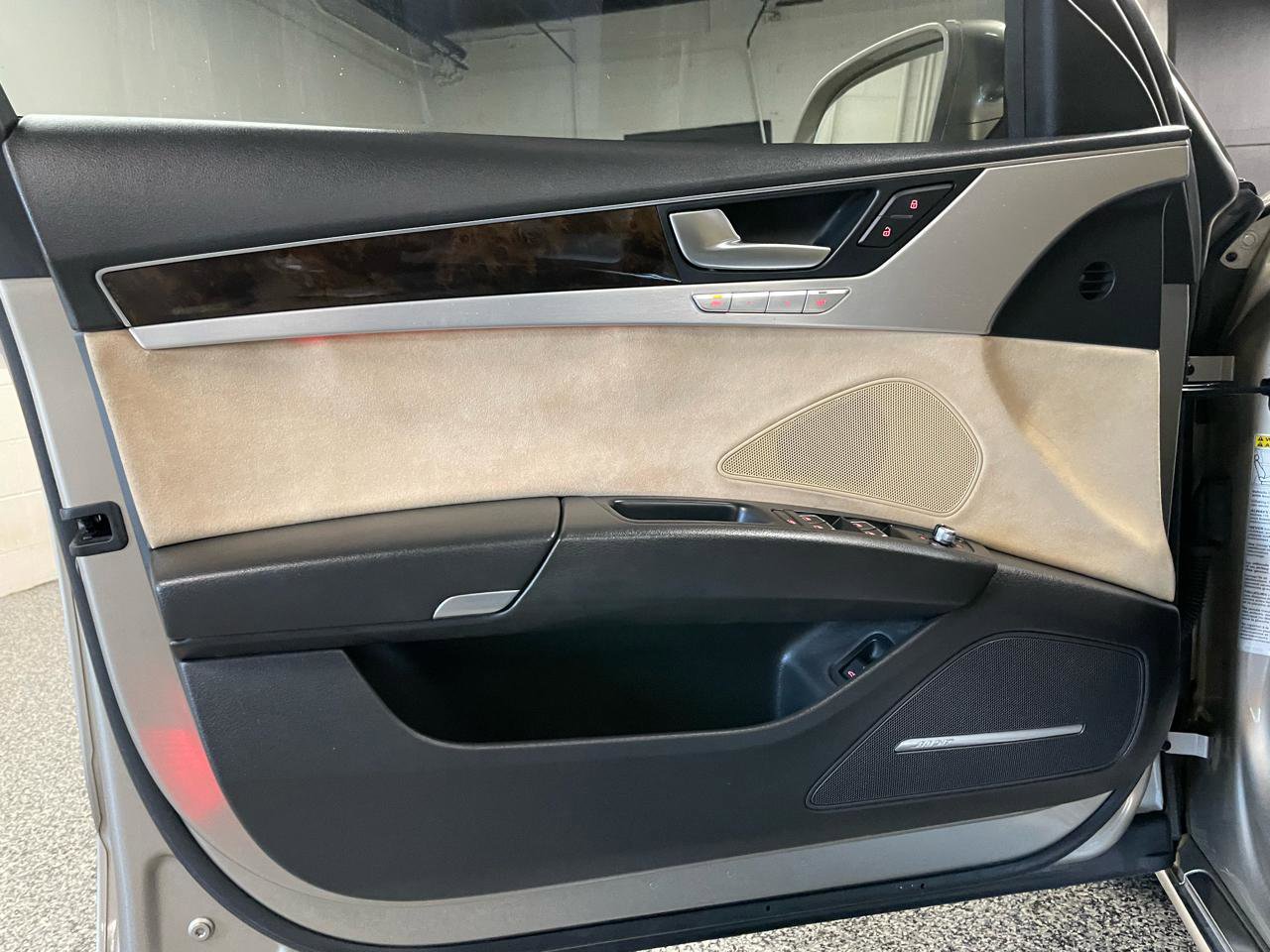 Used 2011 Audi A8 4.2 image 19