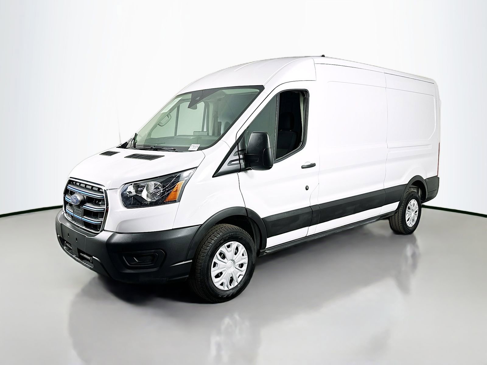 Used 2023 Ford E-Transit Medium Roof image 3
