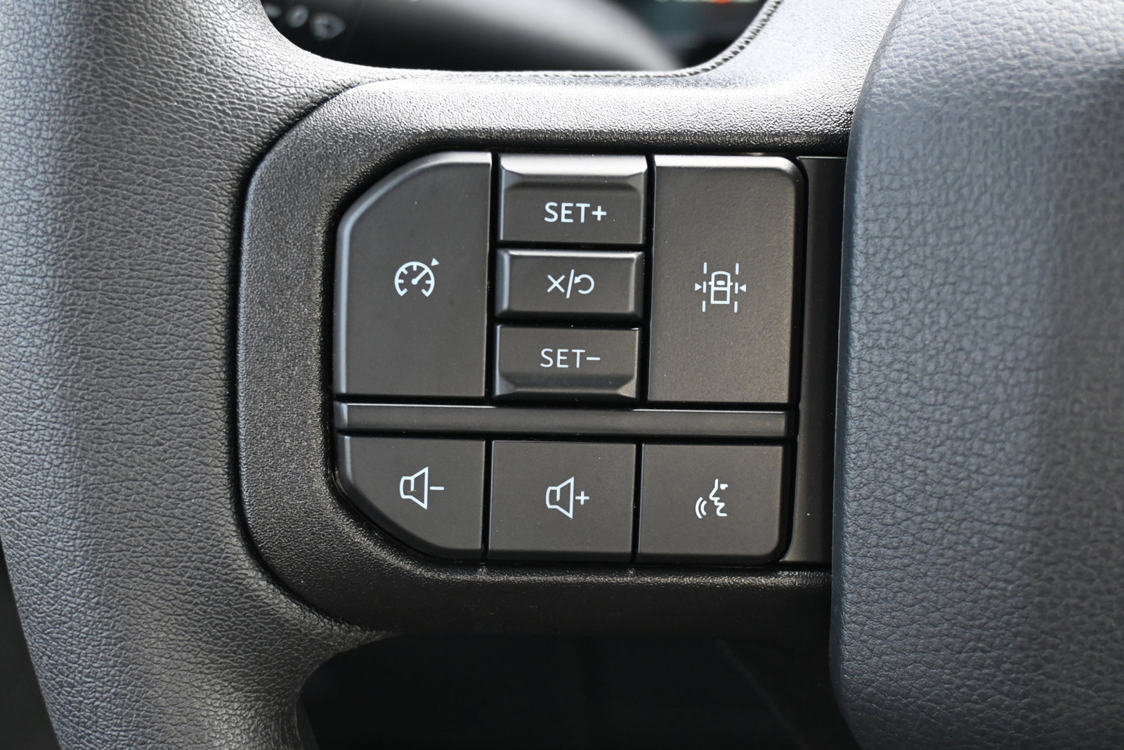 New 2025 Ford F150 XL w/ Equipment Group 103A High image 17