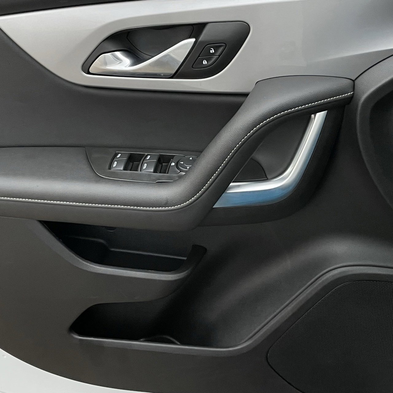 Used 2025 Chevrolet Blazer LT image 20