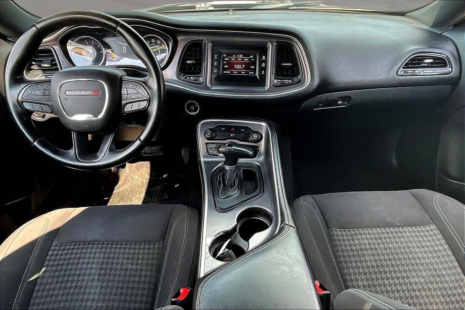 Used 2016 Dodge Challenger SXT image 17