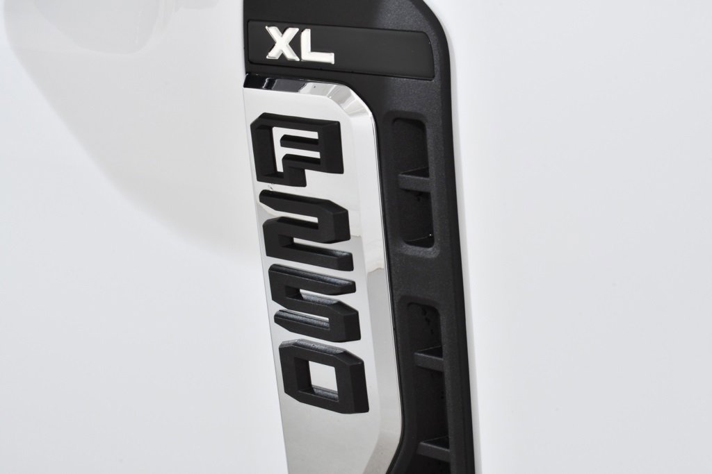 New 2026 Ford F250 XL w/ XL Chrome Package image 21