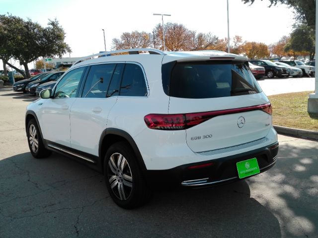 Used 2022 Mercedes-Benz EQB 300 4MATIC image 12