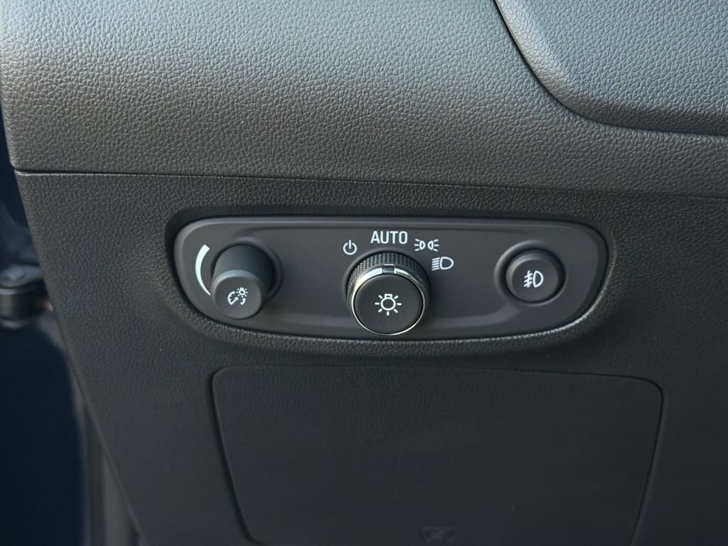 Used 2021 Buick Encore GX Select w/ Sport Touring Package AWD/4WD image 22