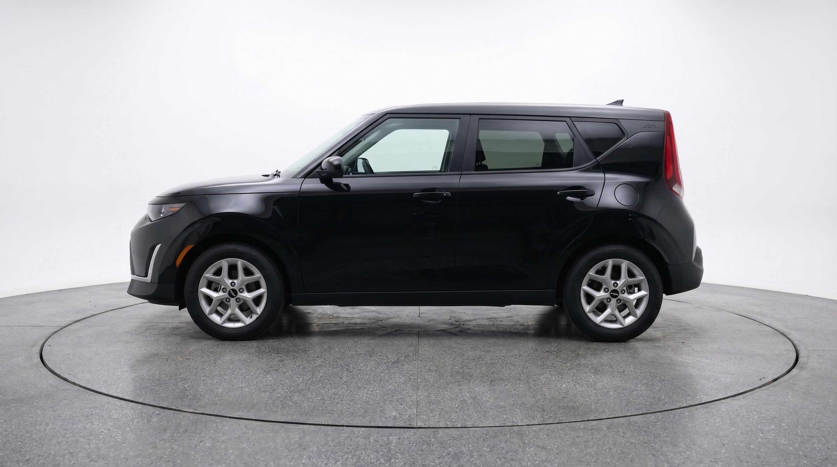 Used 2025 Kia Soul LX w/ LX Technology Package image 5