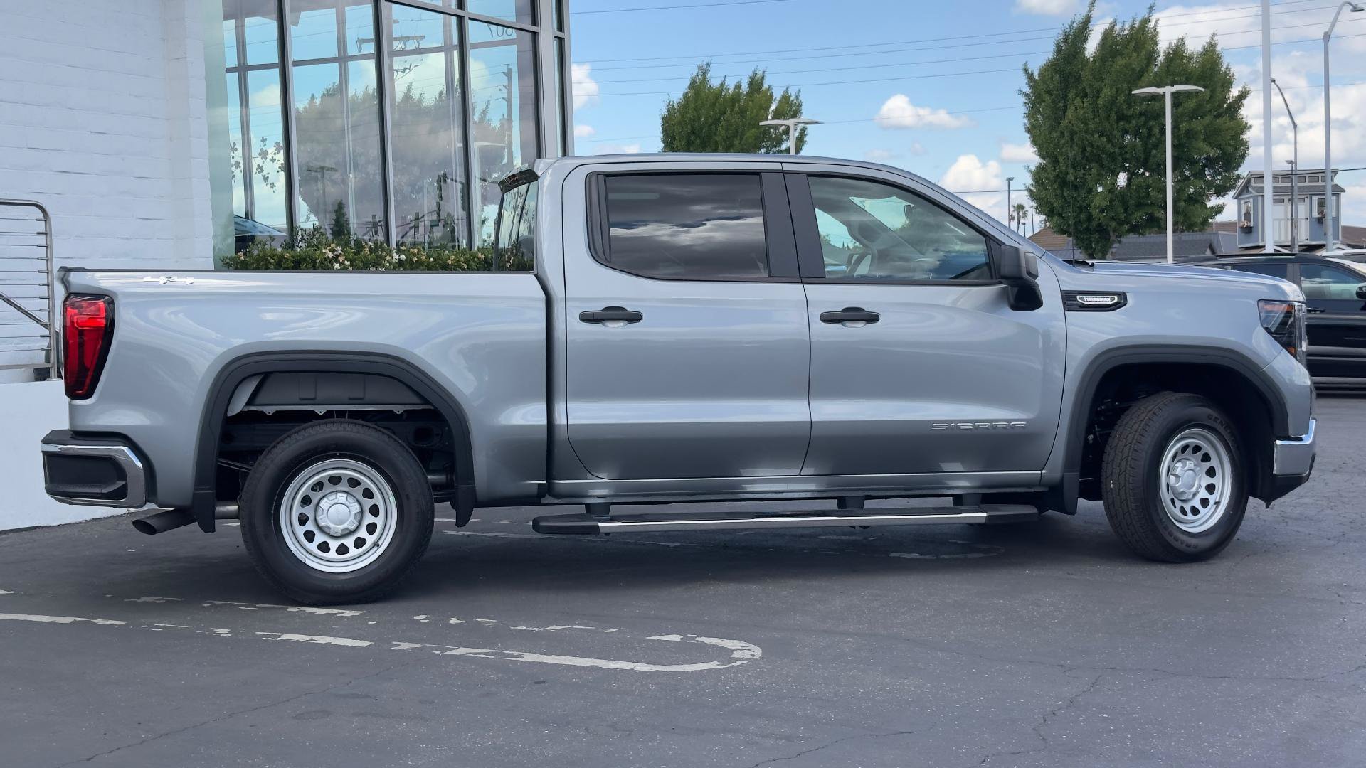 New 2026 GMC Sierra 1500 Pro AWD/4WD image 3