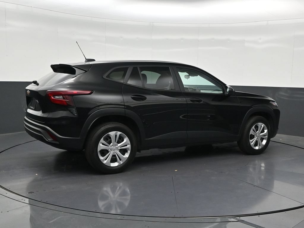 Used 2024 Chevrolet Trax LS FWD image 5