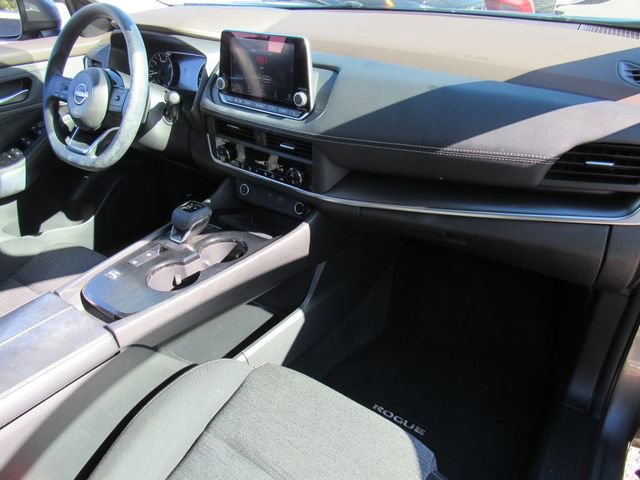 Used 2023 Nissan Rogue SV image 11