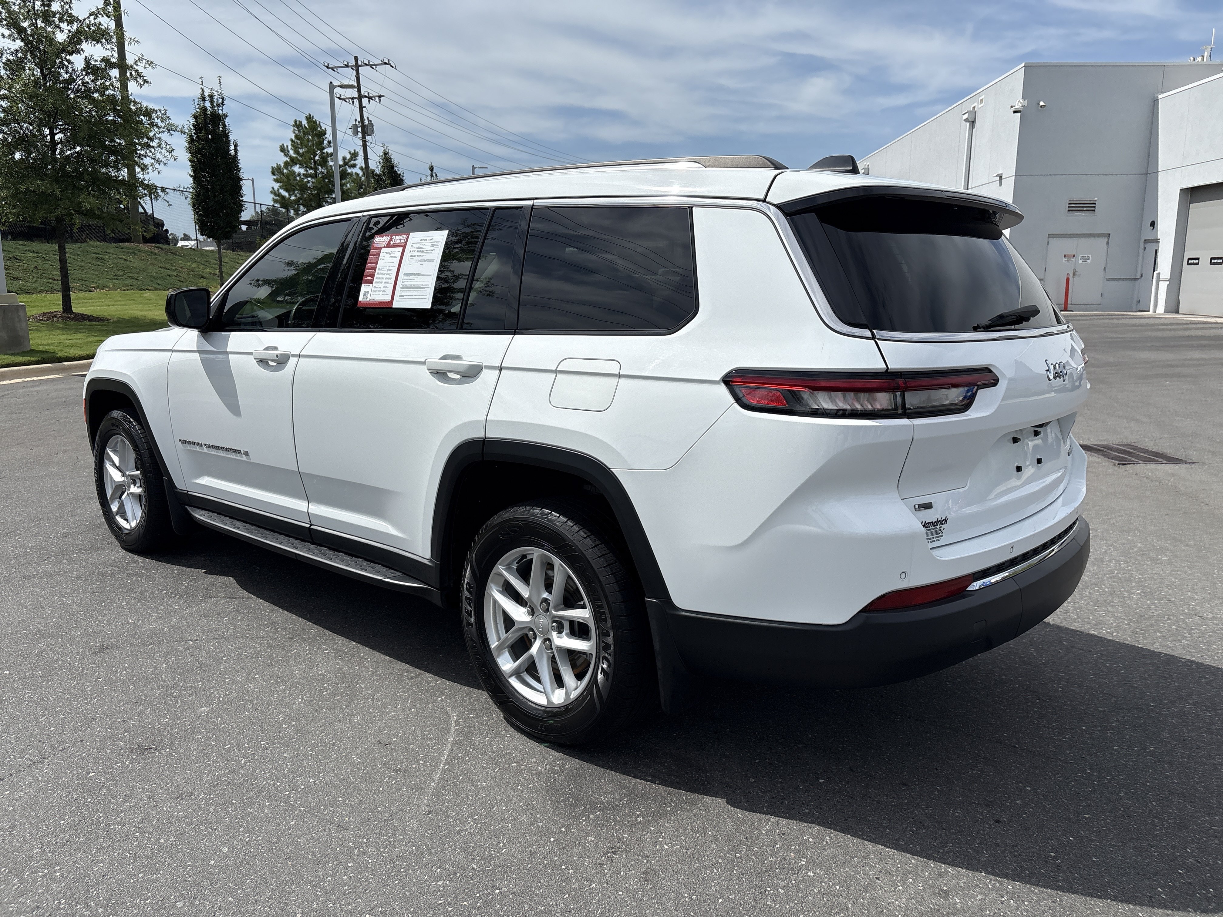 Used 2021 Jeep Grand Cherokee L Laredo w/ Luxury Tech Group I RWD image 7
