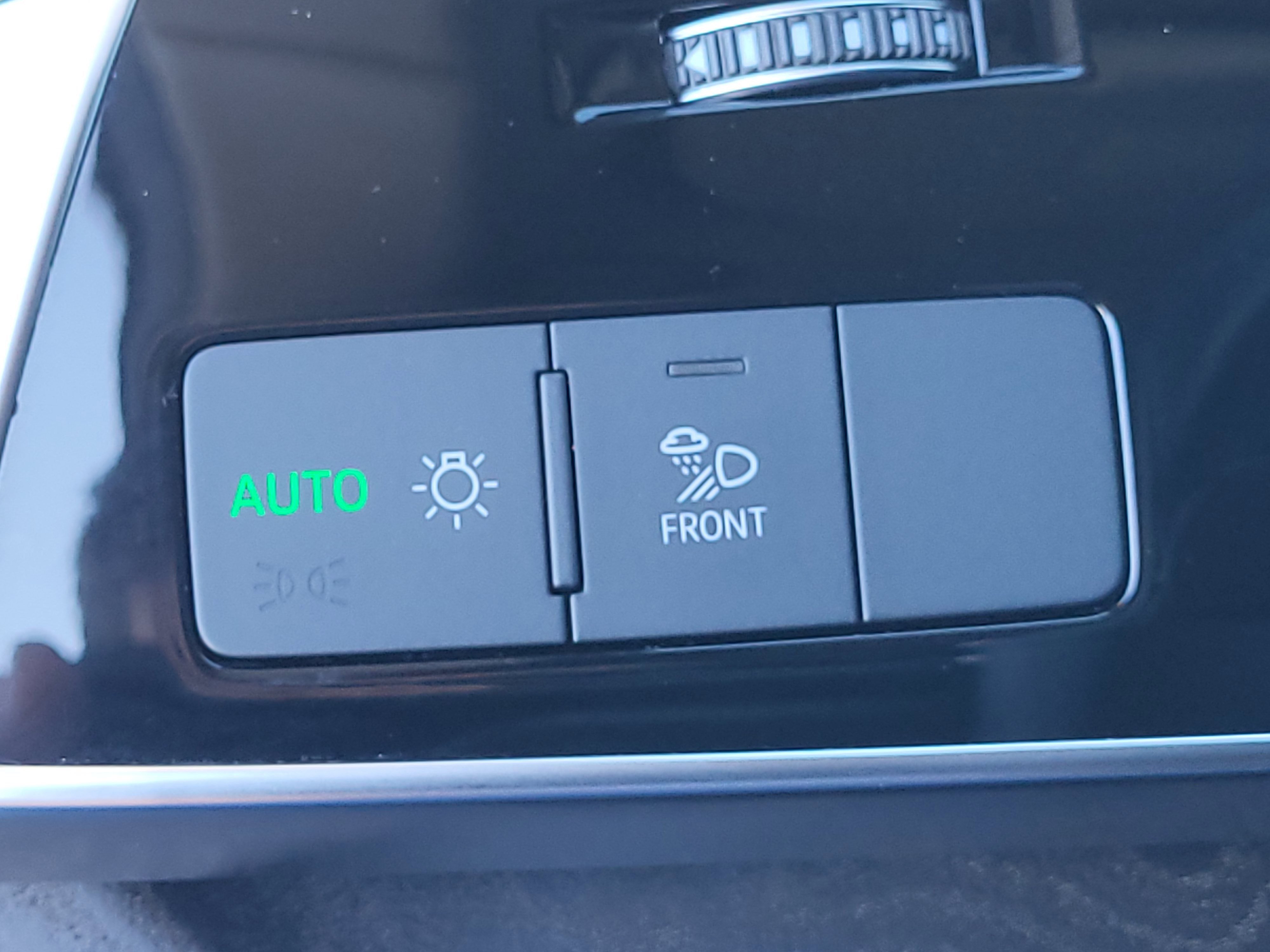 Used 2022 Audi Q8 Premium Plus image 26