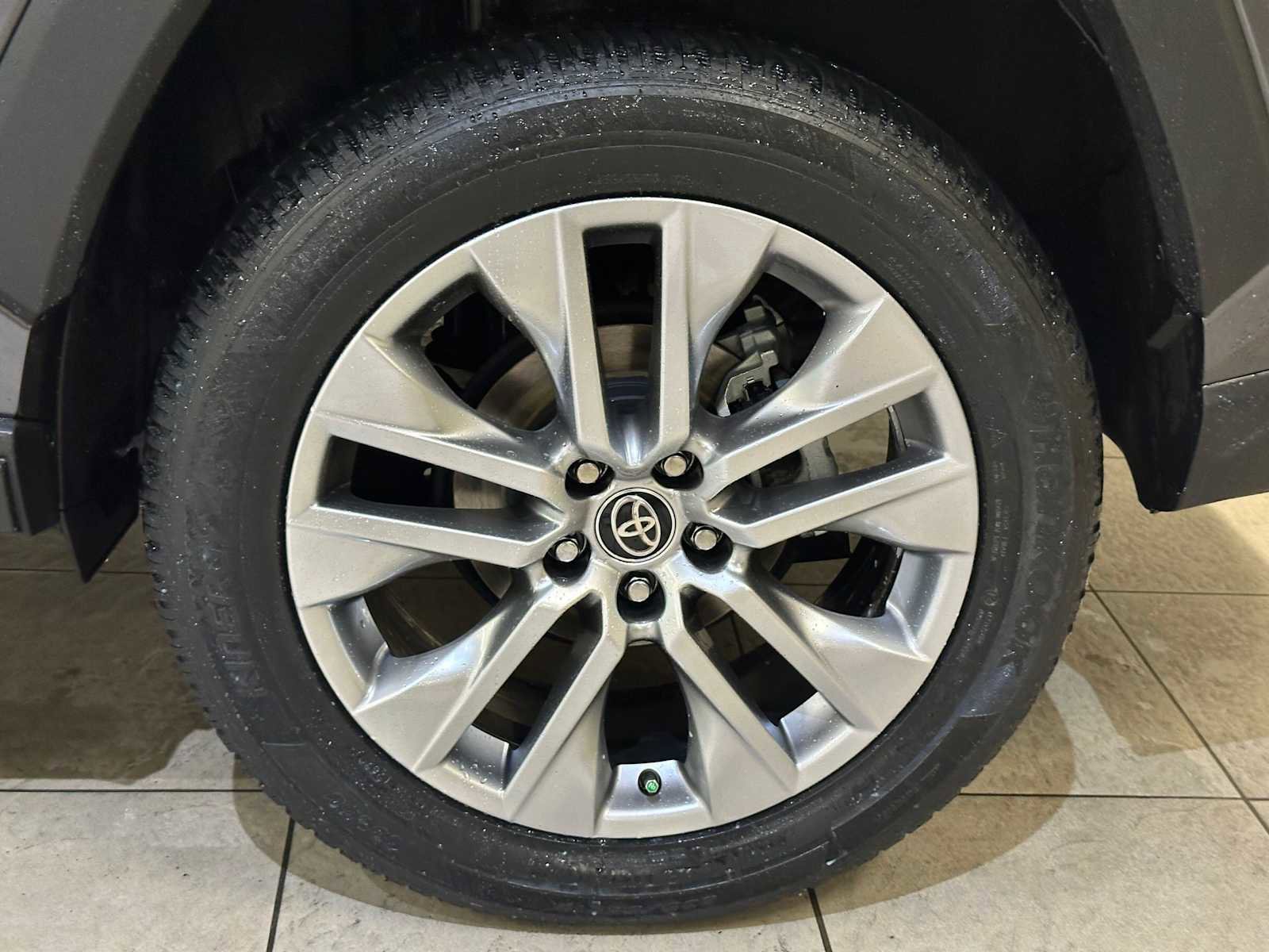 Certified 2022 Toyota RAV4 XLE Premium AWD/4WD image 8