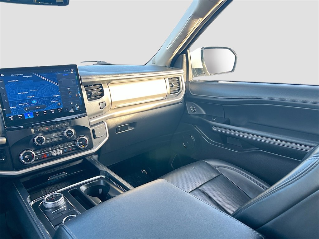 Used 2024 Ford Expedition Max XLT image 23