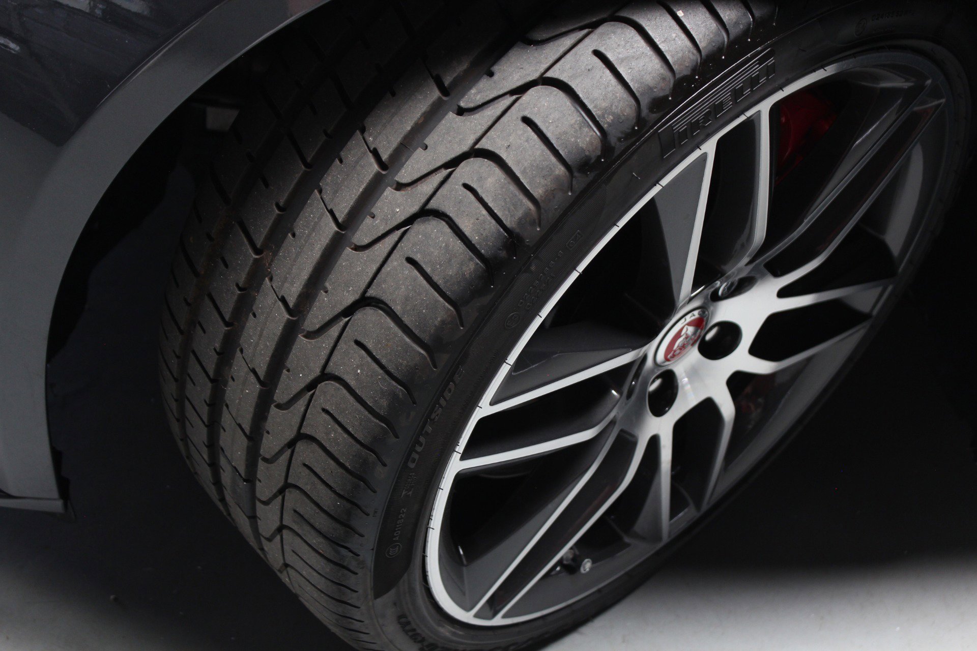 Used 2020 Jaguar F-TYPE R-Dynamic image 21