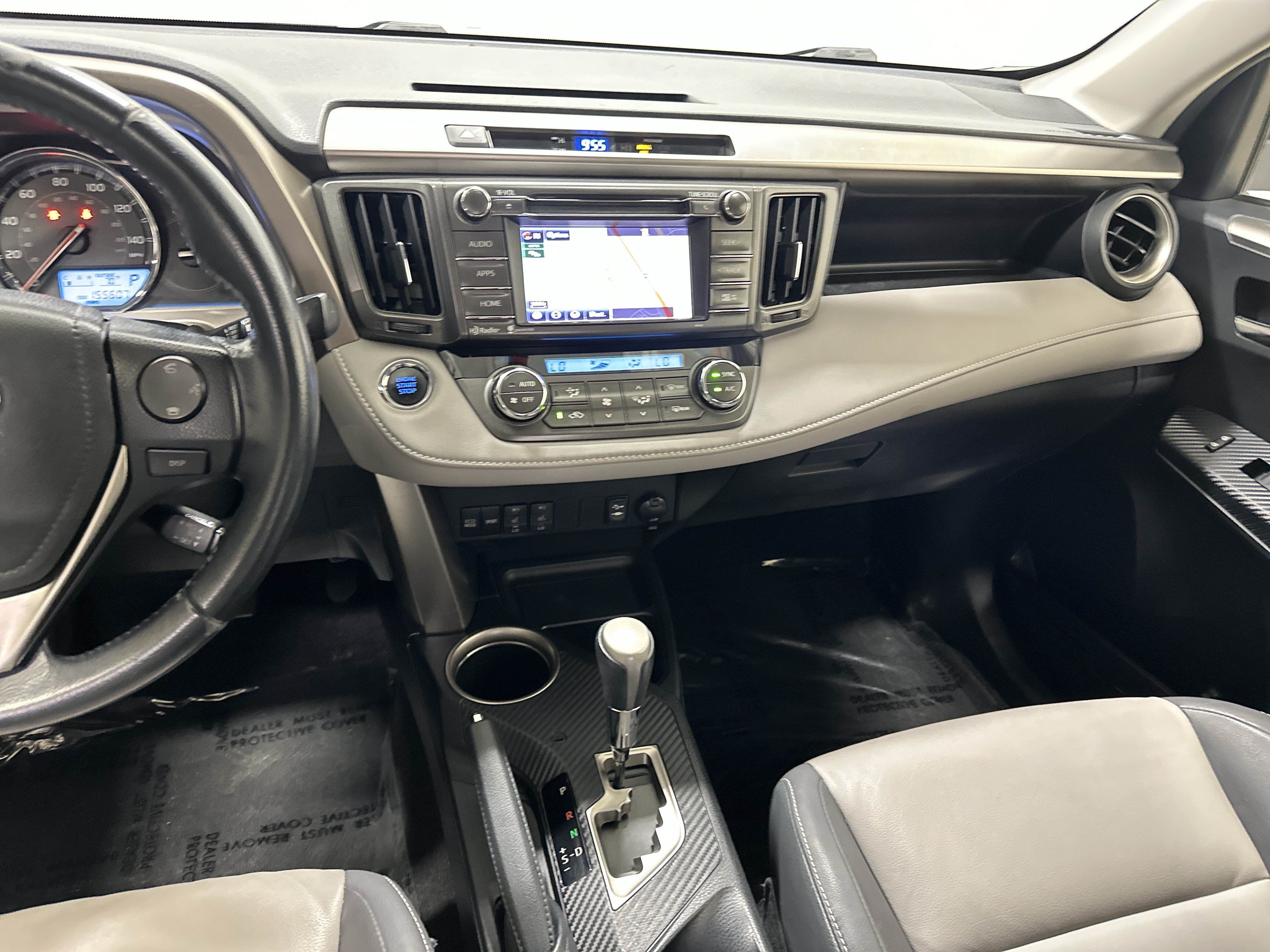 Used 2015 Toyota RAV4 Limited AWD/4WD image 32