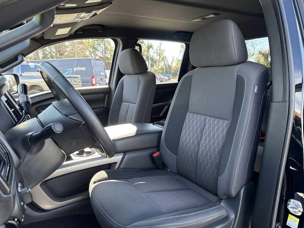 Used 2024 Nissan Titan SV w/ SV Bronze Edition Package image 11
