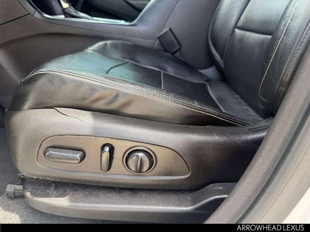 Used 2018 Chevrolet Equinox Premier FWD image 11