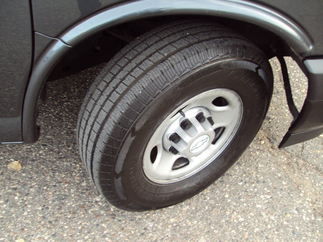 Used 2017 Chevrolet Express 2500 LS image 33