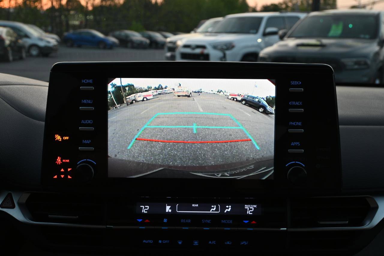Used 2021 Toyota Sienna LE w/ LE Plus Package FWD image 27