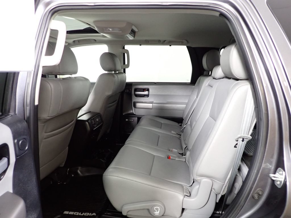 Used 2017 Toyota Sequoia Limited w/ Safety & Convenience Package AWD/4WD image 39
