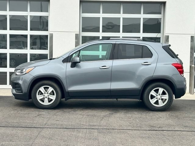 Used 2019 Chevrolet Trax LT w/ LT Convenience Package FWD image 3