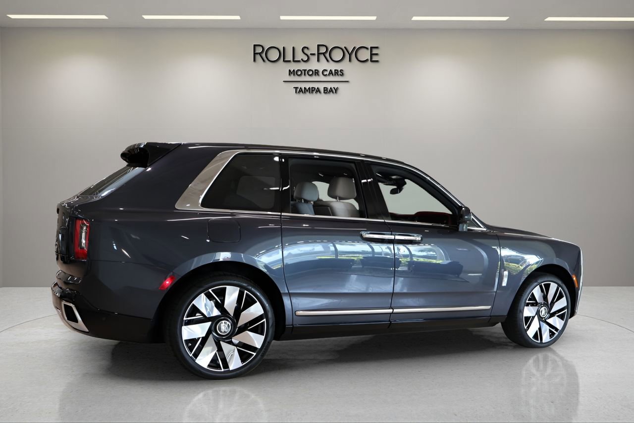 New 2026 Rolls-Royce Cullinan AWD/4WD image 2