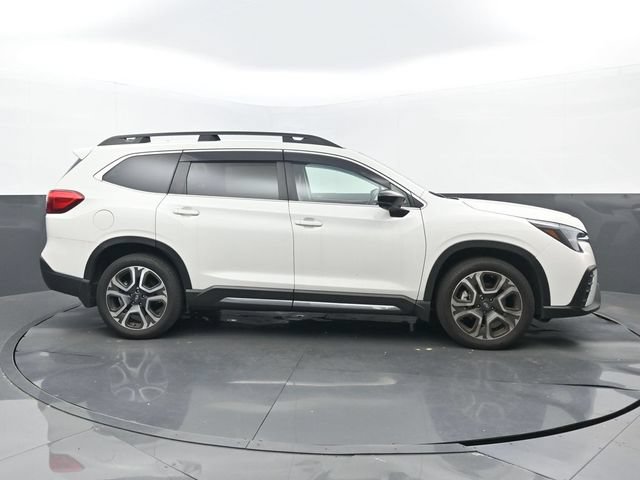 Used 2025 Subaru Ascent Limited w/ Popular Package #1 AWD/4WD image 2