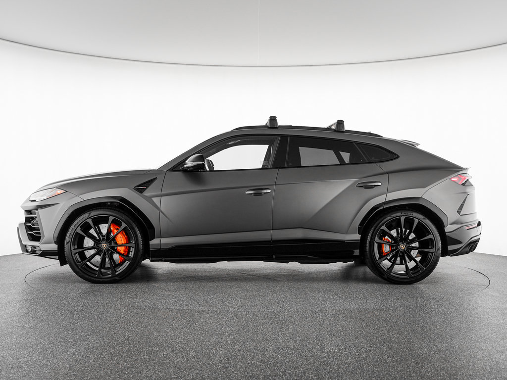 Used 2022 Lamborghini Urus AWD/4WD image 2