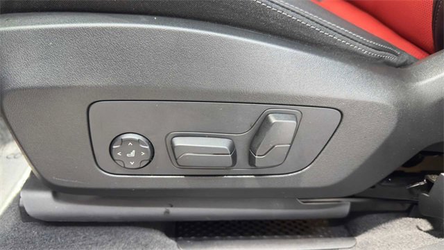 Used 2025 BMW X2 xDrive28i image 23