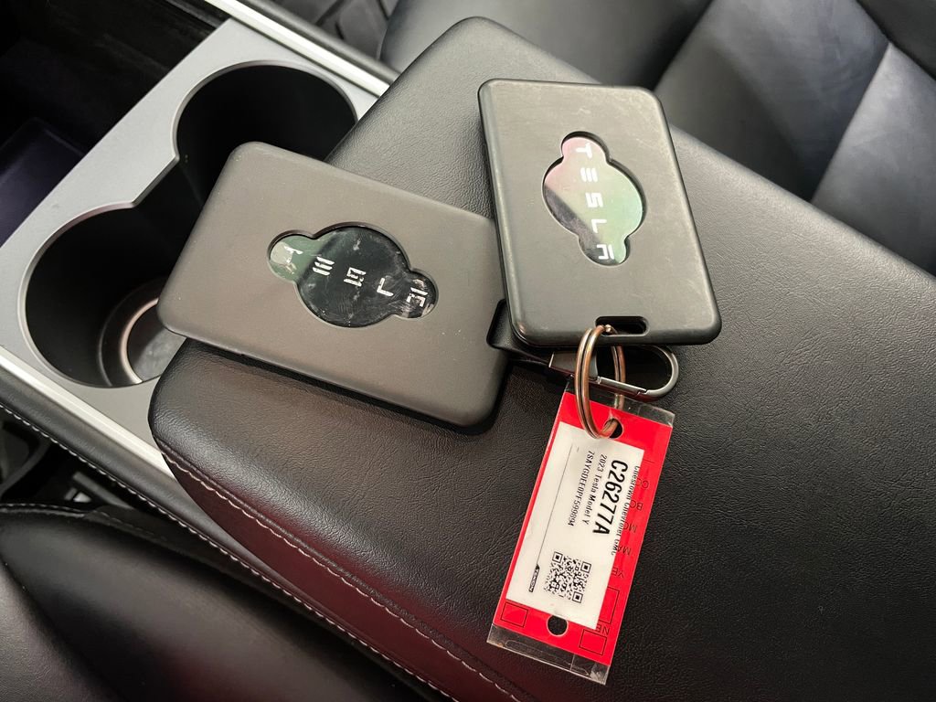 Used 2023 Tesla Model Y Long Range image 7