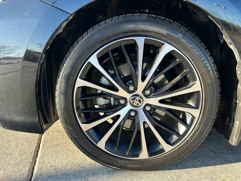 Used 2020 Toyota Camry SE FWD image 33