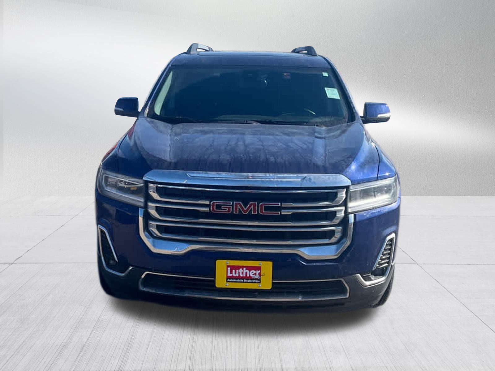 Used 2023 GMC Acadia SLT w/ Preferred Package image 3