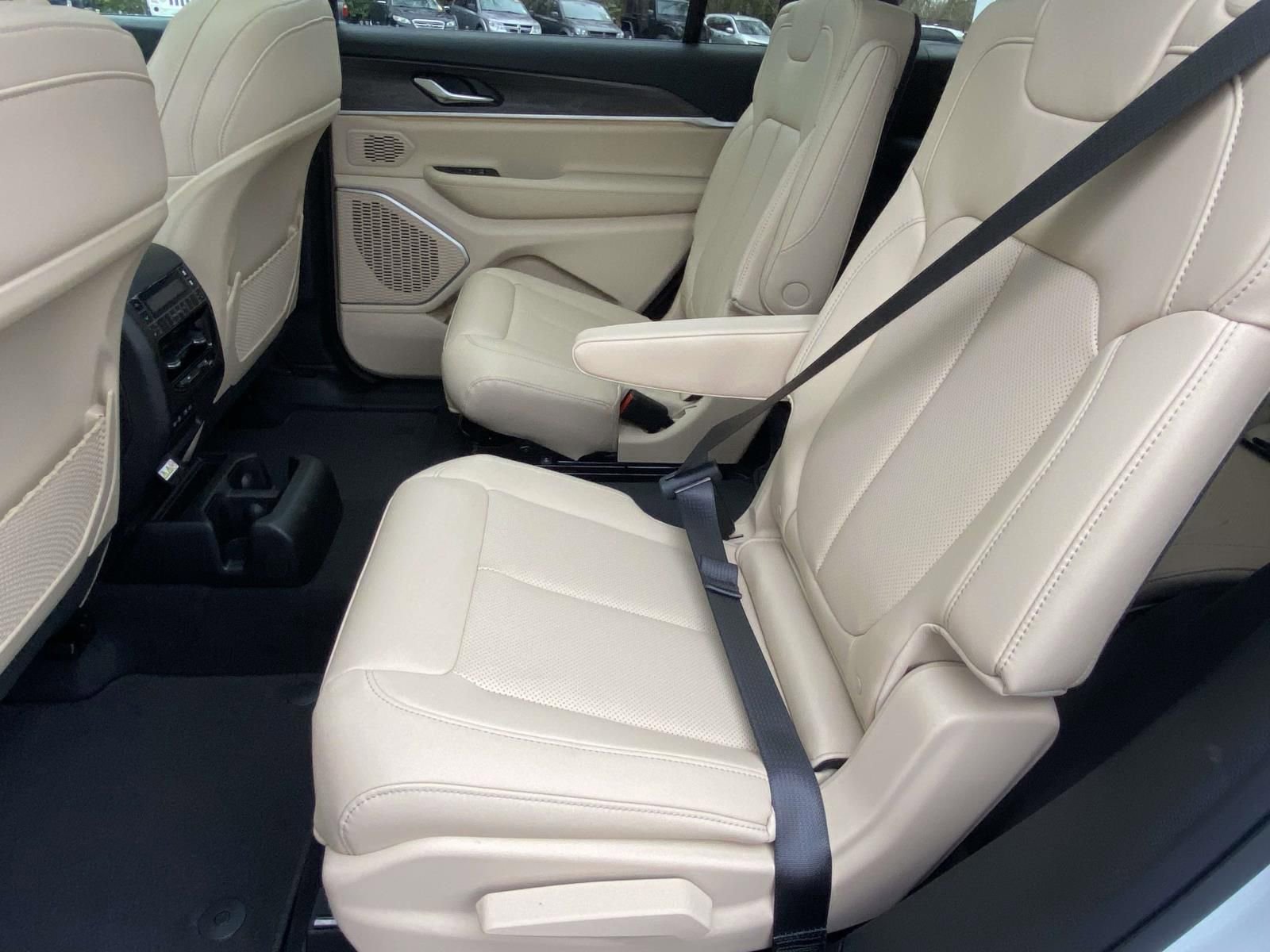New 2026 Jeep Grand Cherokee L Limited image 11