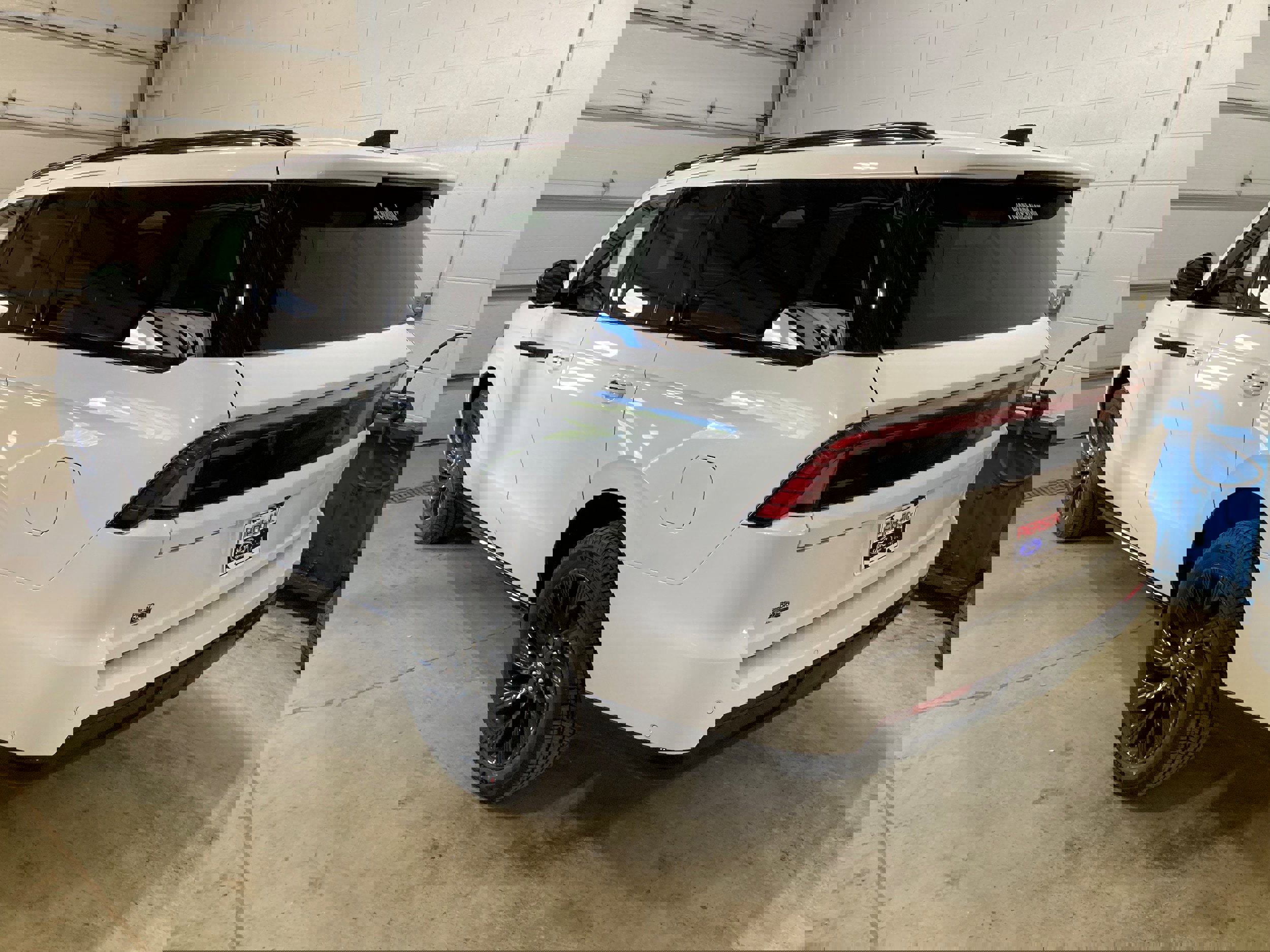 Used 2025 Lincoln Navigator L Reserve w/ Jet Appearance Package image 18