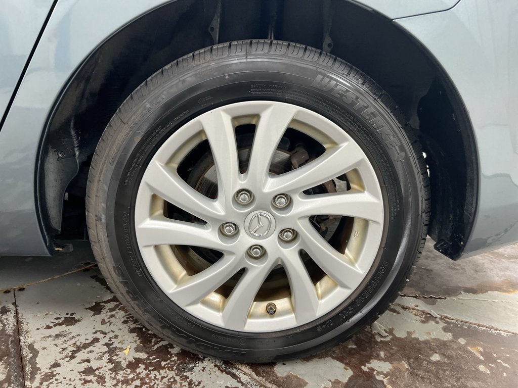 Used 2012 MAZDA MAZDA3 i Touring FWD image 25