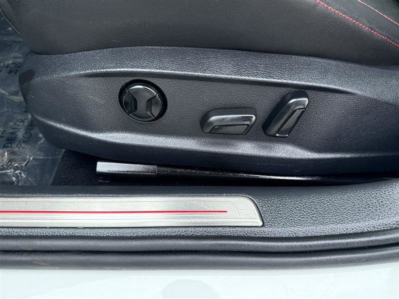 Used 2015 Volkswagen GTI Autobahn w/ Lighting Package (SEL) image 29