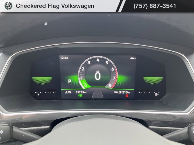 Used 2022 Volkswagen Tiguan SE R-Line image 32