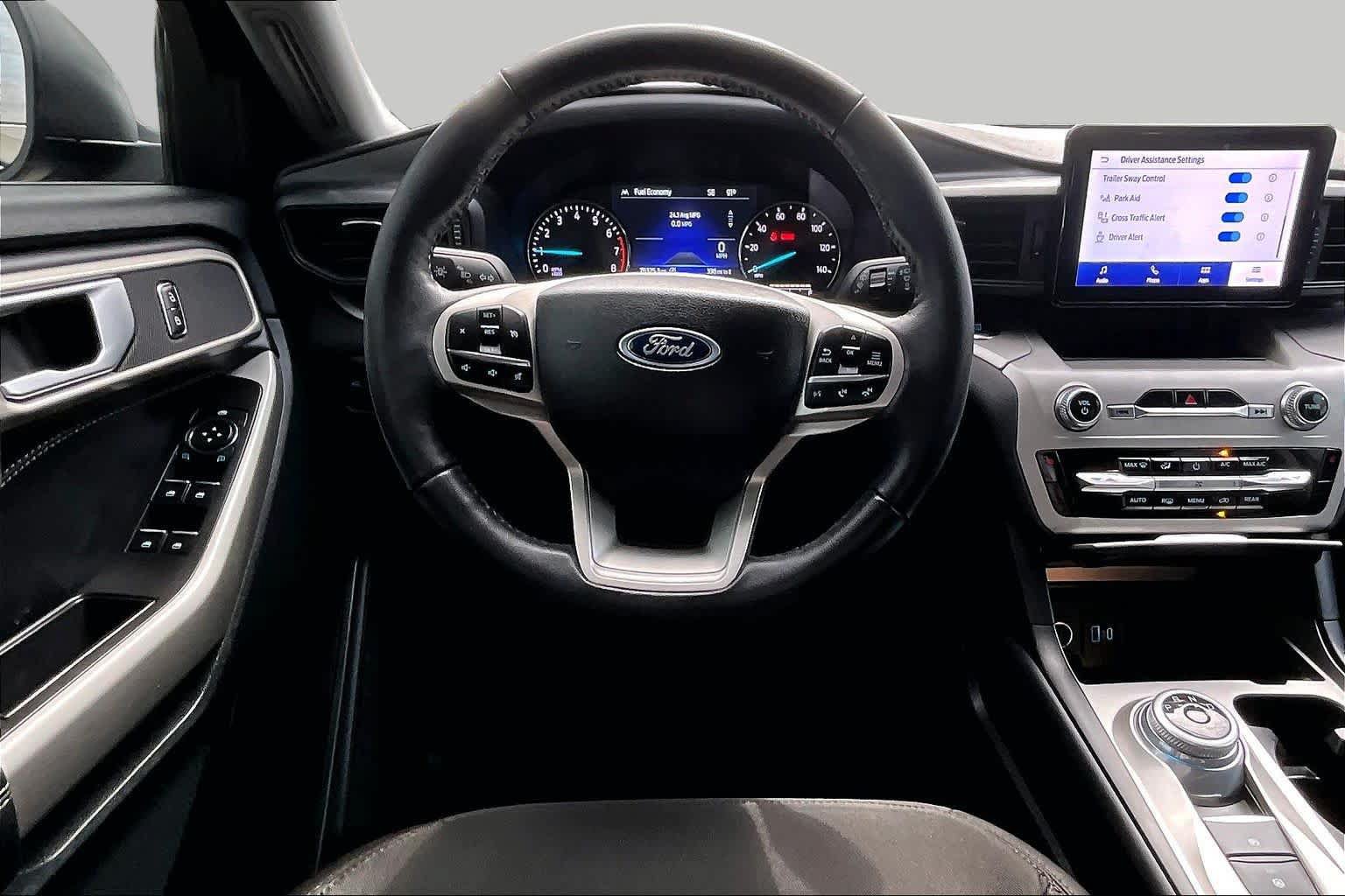 Used 2023 Ford Explorer XLT RWD image 6