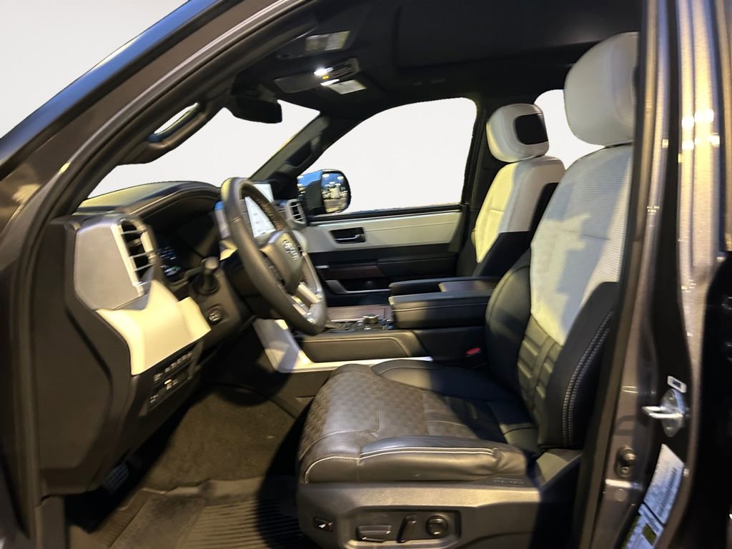 Used 2025 Toyota Sequoia 4WD image 16