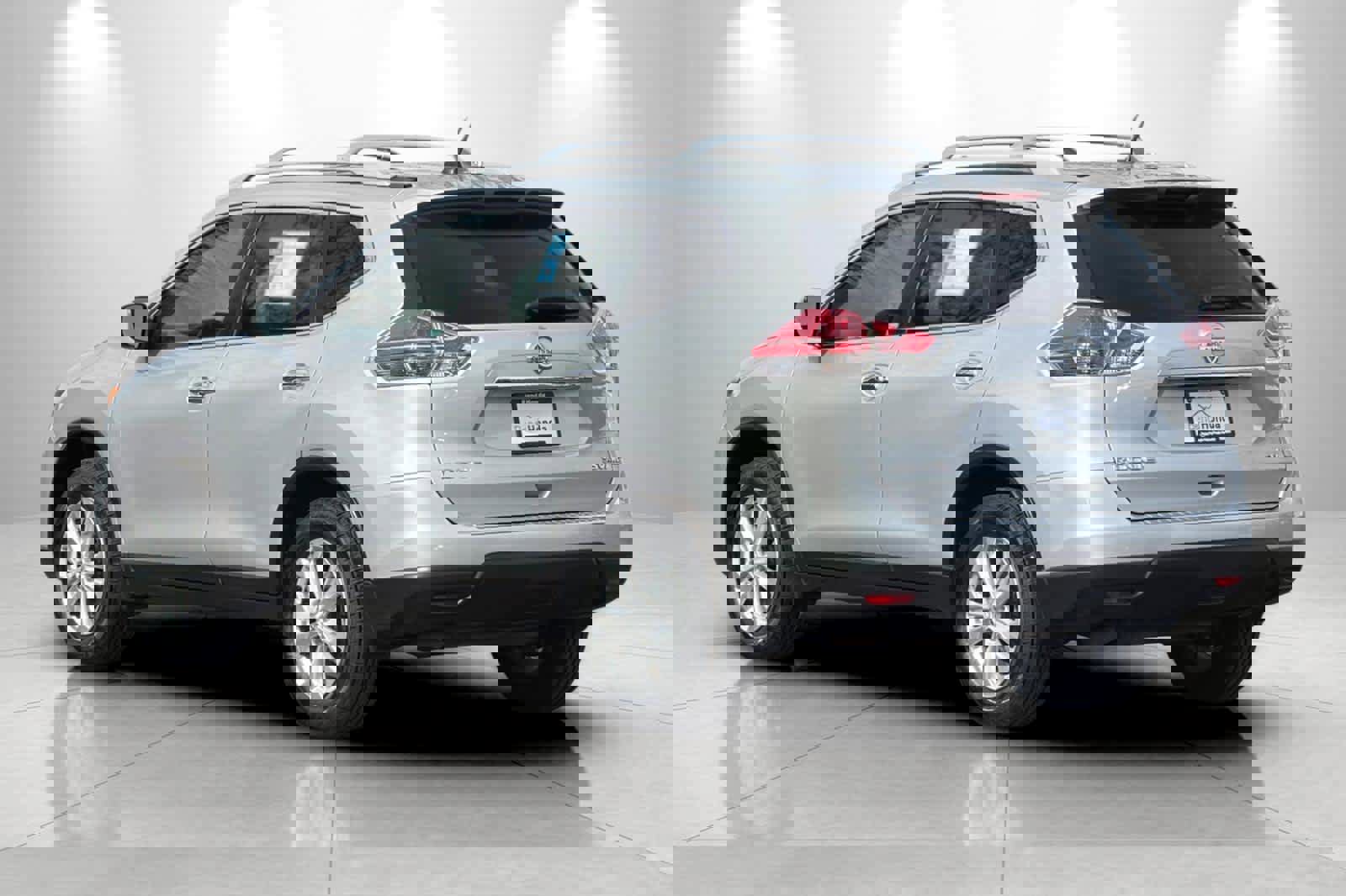 Used 2016 Nissan Rogue SV w/ SV Moonroof Package image 6