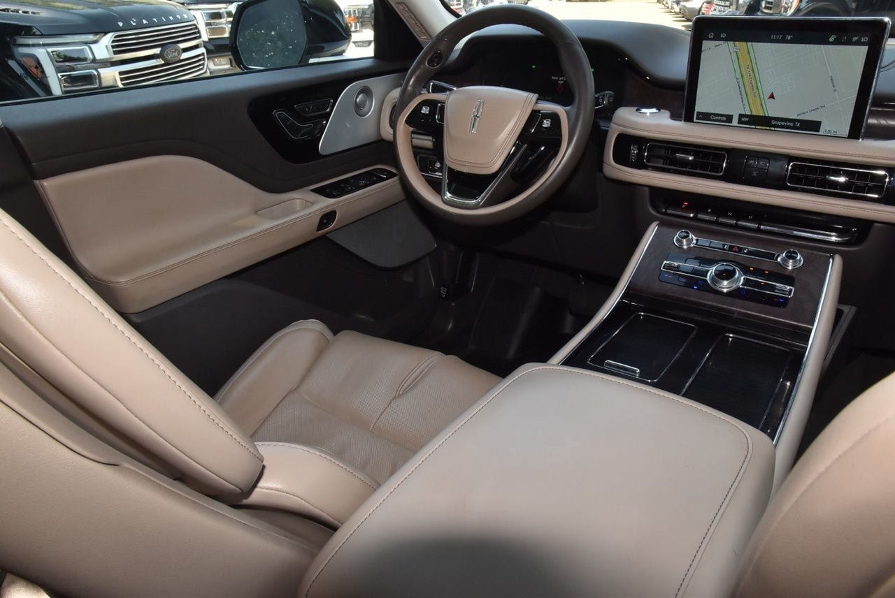 Used 2022 Lincoln Aviator Reserve w/ Equipment Group 201A AWD/4WD image 16