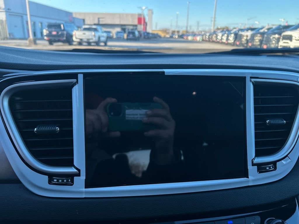 New 2026 Chrysler Voyager LX image 15